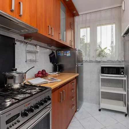 Family With Balcony In By Renters *